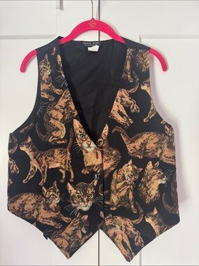 Saddle River Tapestry Cat Print Vest - Black & Brown